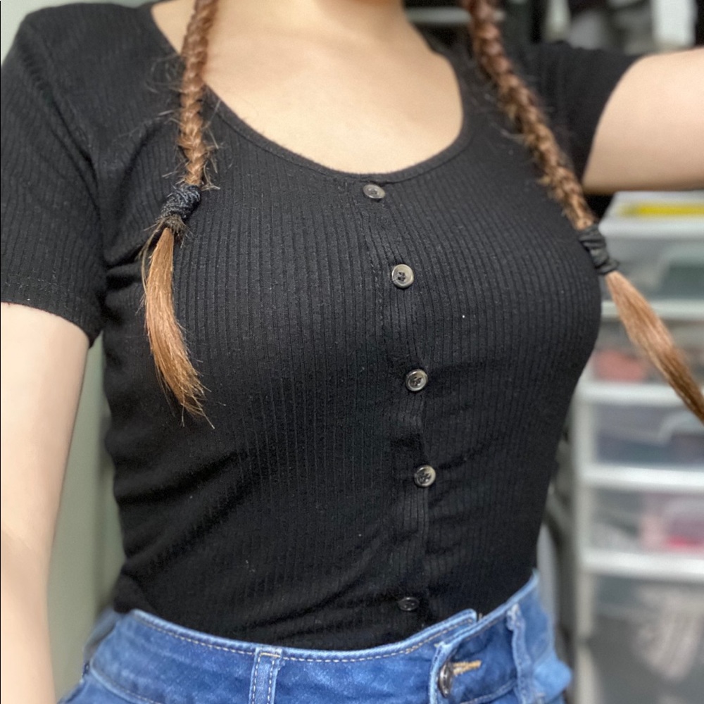 Black crop top